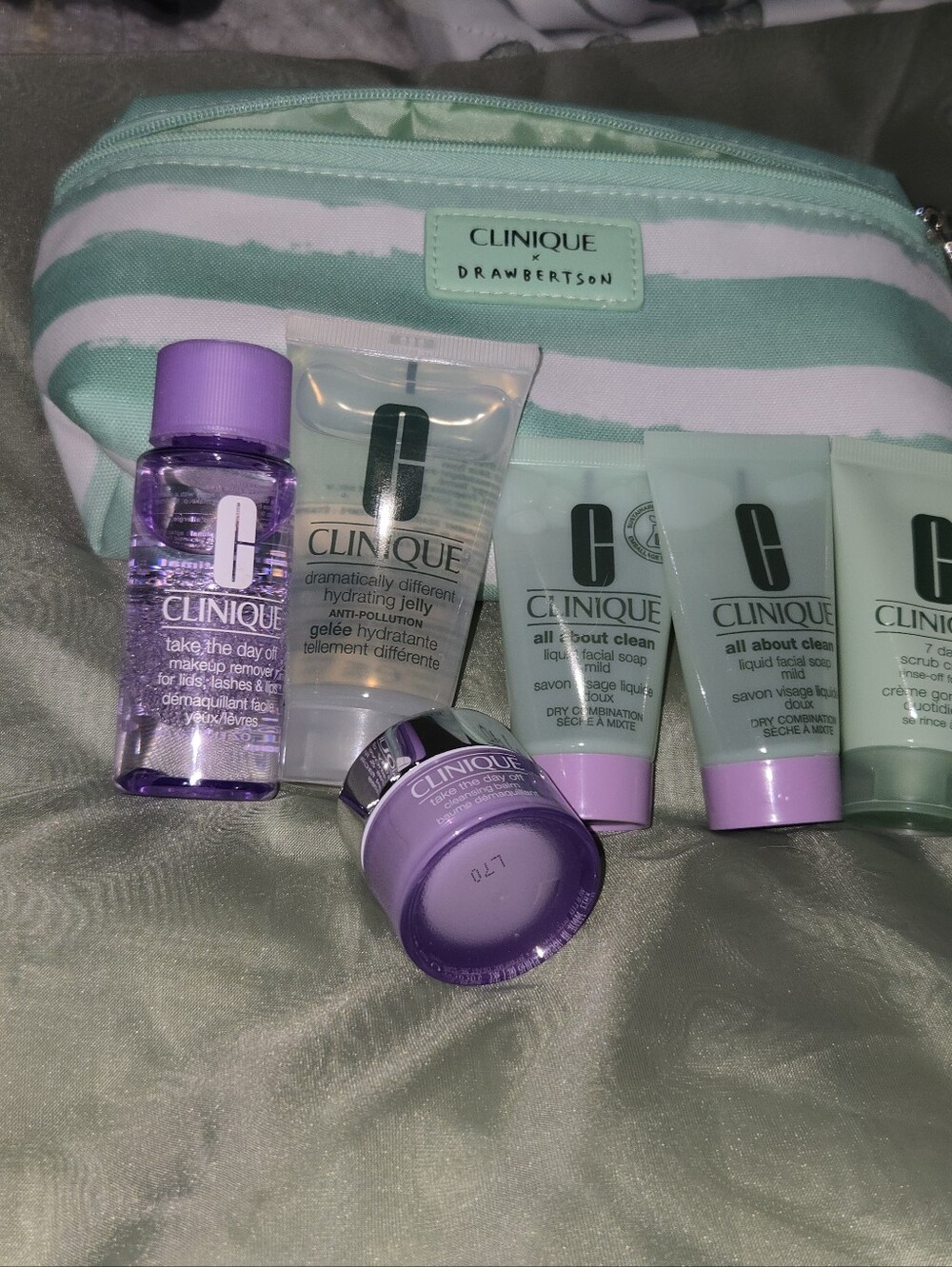 Clinique Bag With Travel Size Face Cleanser